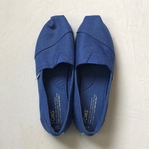 Blue Toms